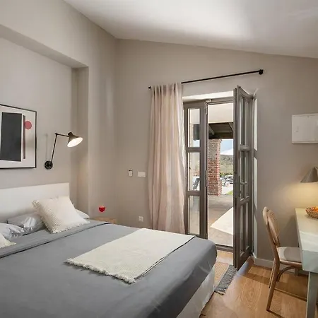 Villa Rustic Caltha With A Pool Sveti Lovreč Pazenatički